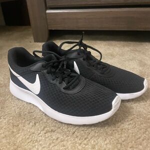 Nike Women’s Tanjun Running Shoes